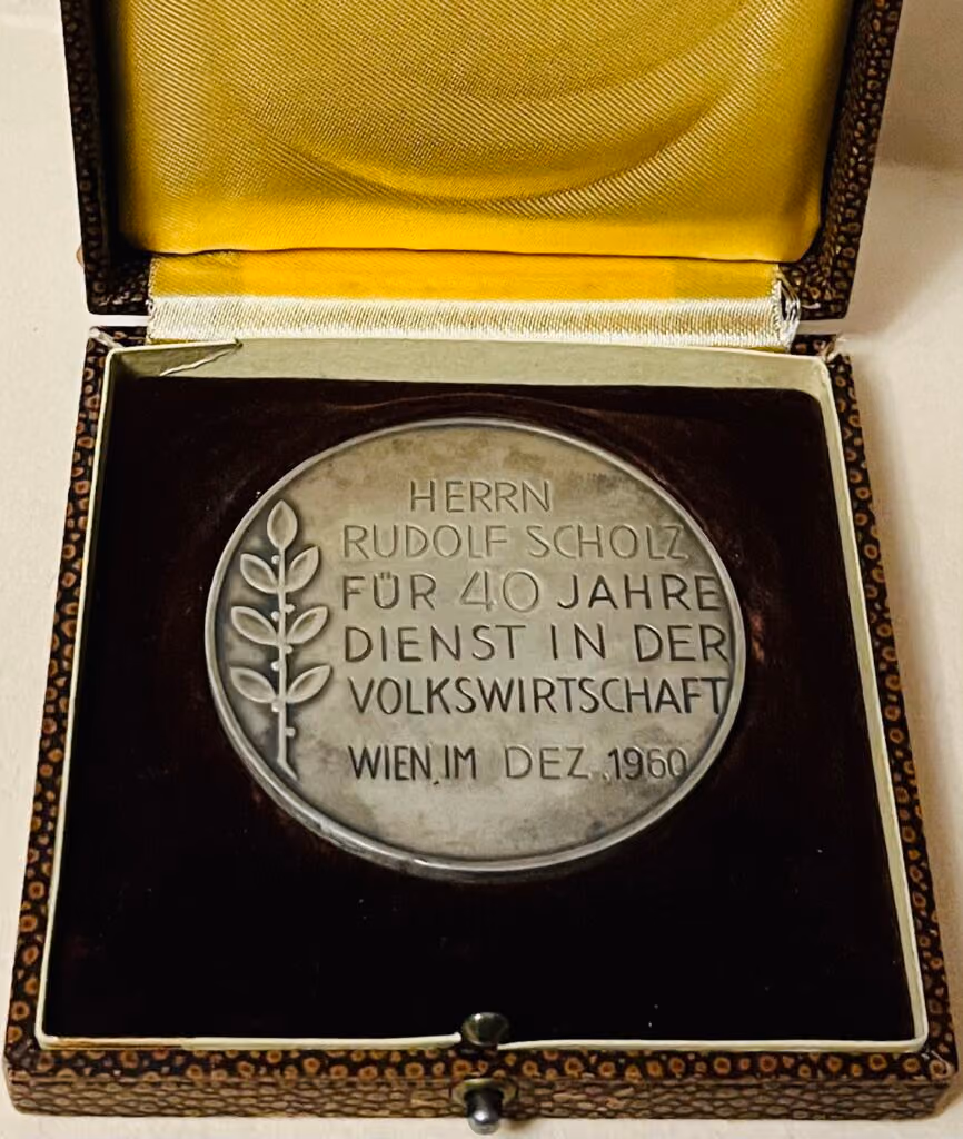 AK-Wien - Herrn Rudolf Scholz für 40 Jahre Dienst in der Volkswirtschaft