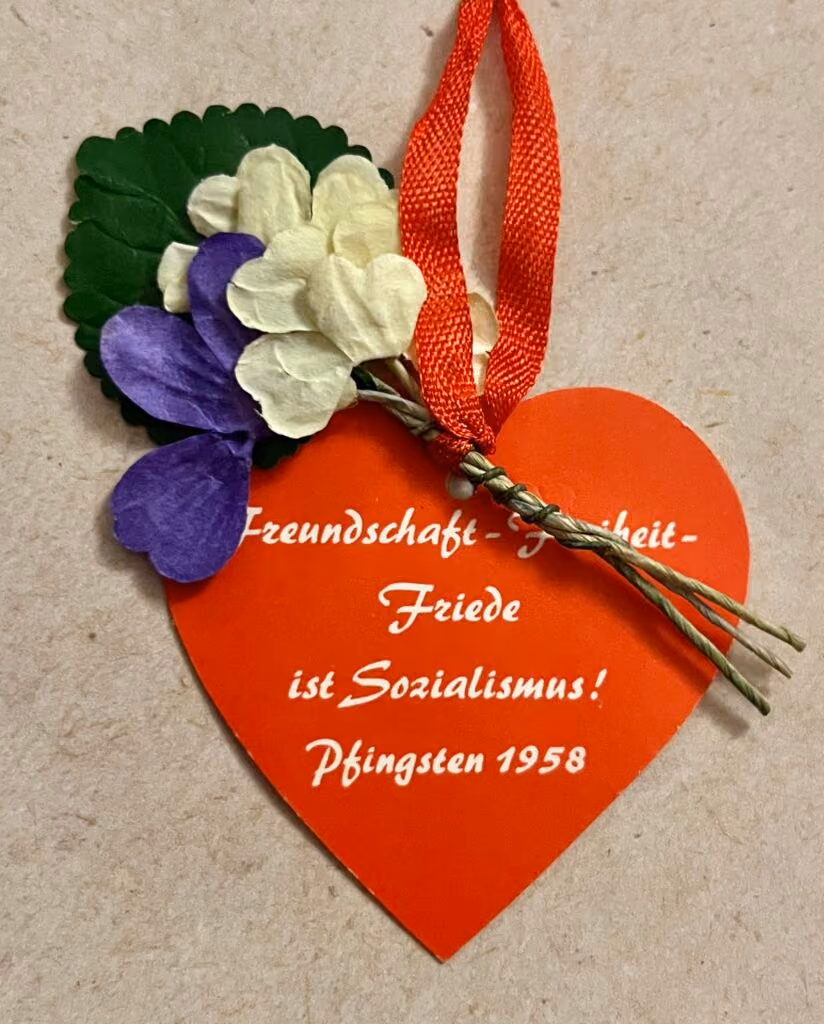 SPÖ-Frauen - Freundschaft-Freiheit-Friede ist Sozialismus! Pfingsten 1958