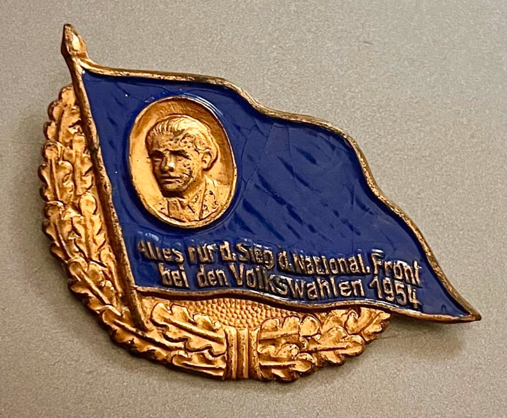 Alles für den Sieg der Nationalen Front bei den Volkswahlen 1954