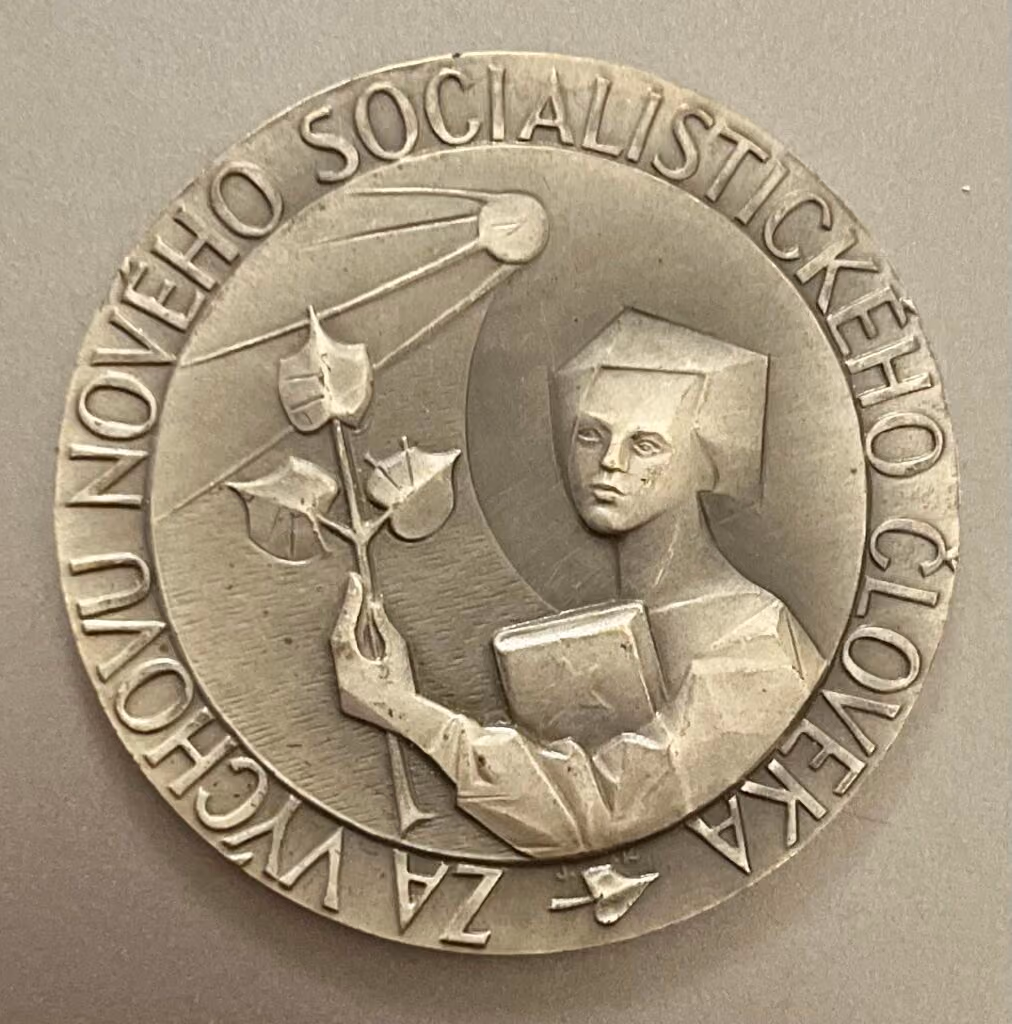 Nationalausschuss des Bezirkes Nitra - Für die Heranbildung des neuen sozialistischen Menschen