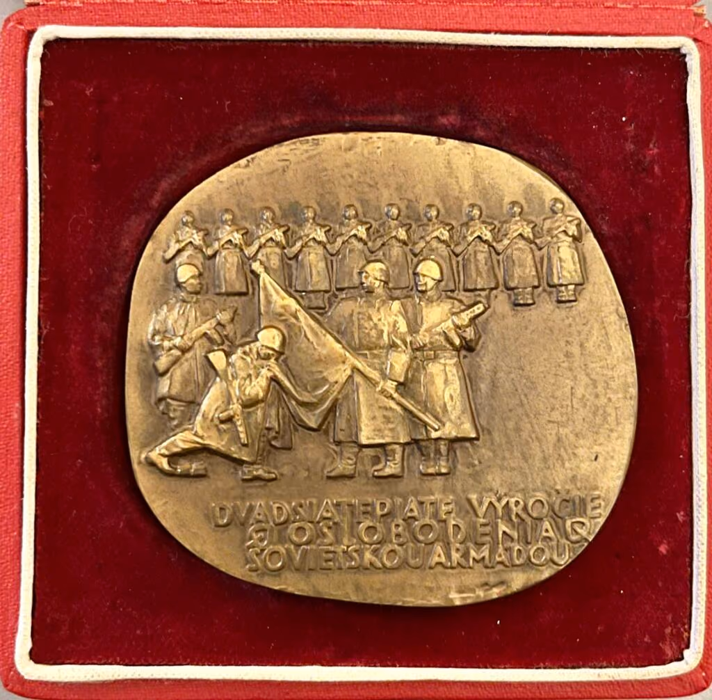 25. Jahrestag der Befreiung durch die sowjetische Armee