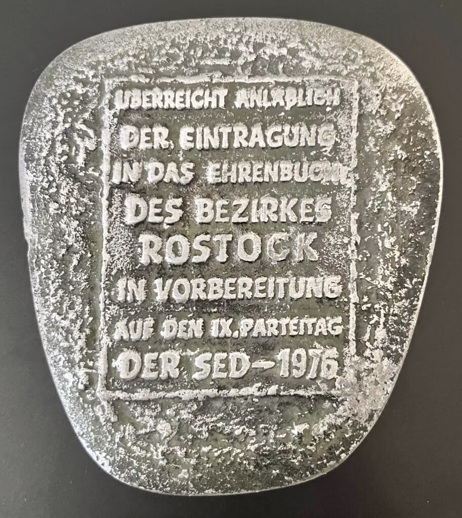 Rostock - Überreicht anläßlich der Eintragung in das Ehrenbuch des Bezirkes Rostock in Vorbereitung auf den IX. Parteitag der SED - 1976