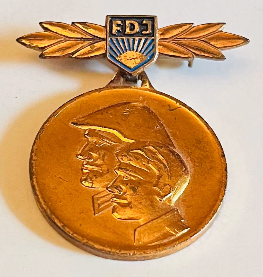 FDJ - Bekenntnis und Tat zum Schutz der DDR