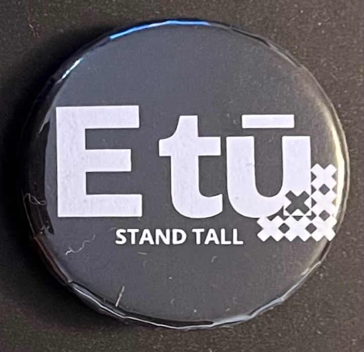 E tu - Stand tall