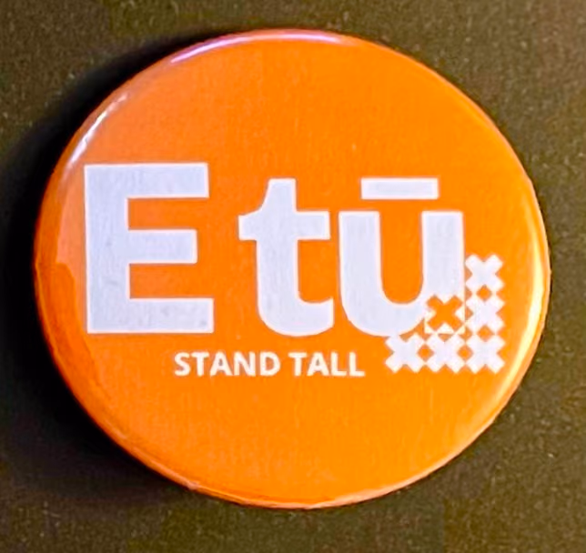 E tu - Stand tall