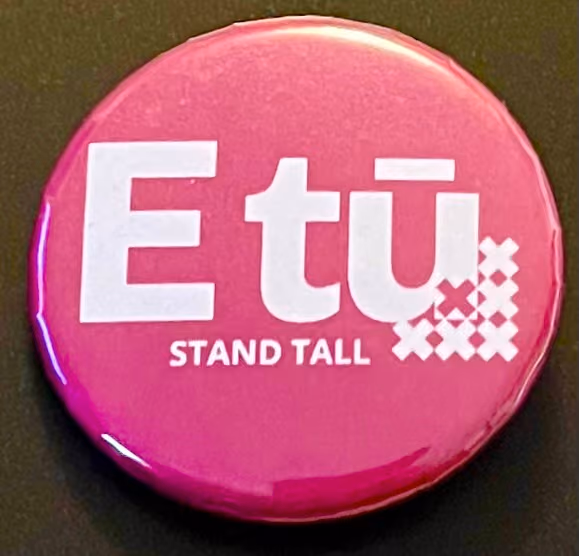 E tu - Stand tall