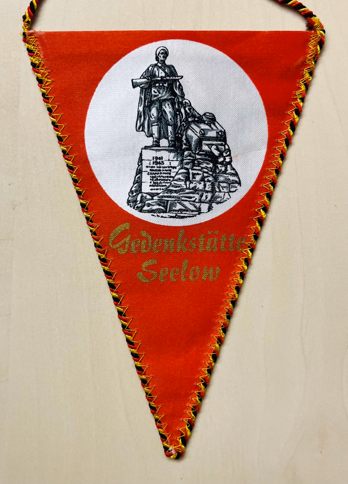 Gedenkstätte Seelow - Für uns Mahnung und Verpflichtung