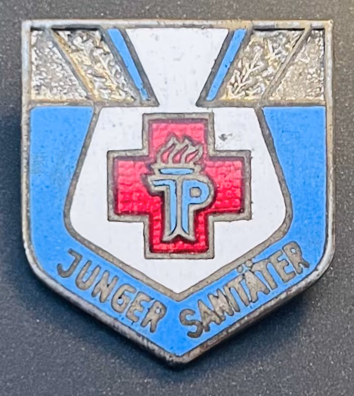 Thälmannpioniere - Junger Sanitäter