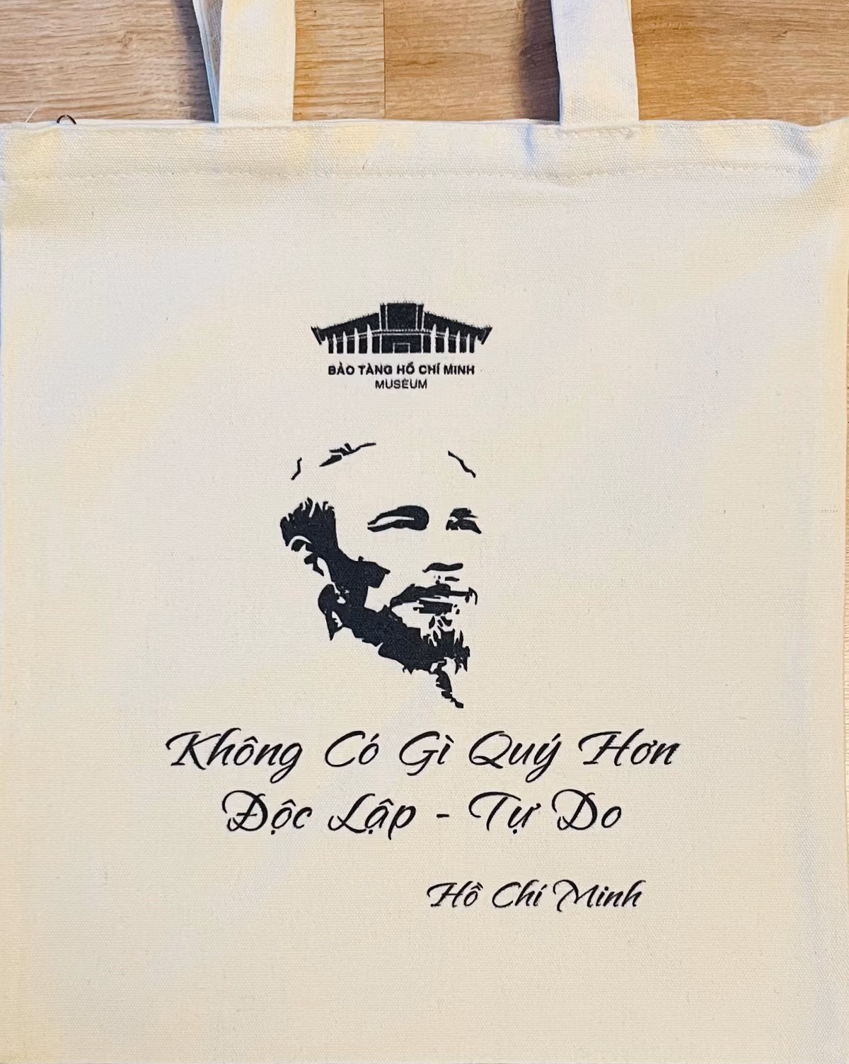 Nichts ist kostbarer als die Unabhängigkeit und die Freiheit - Ho Chi Minh