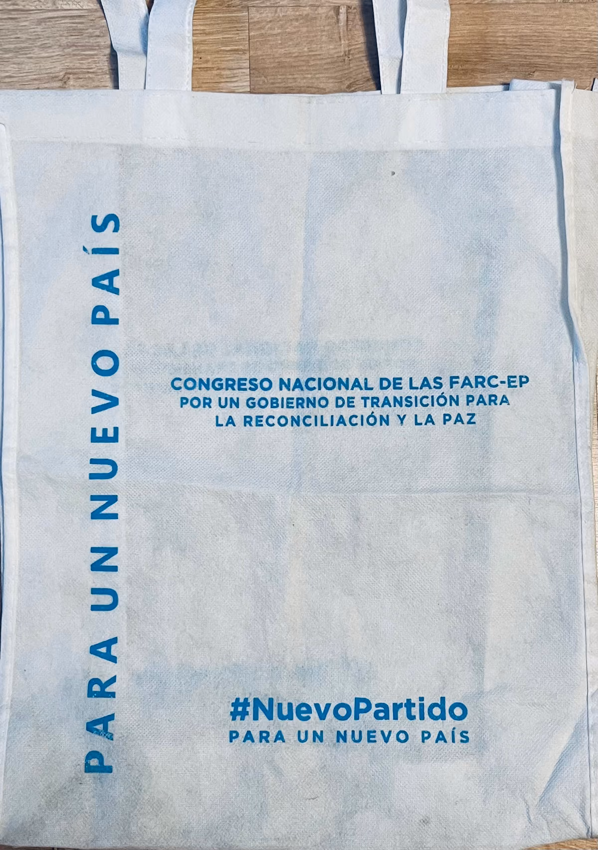 Für ein neues Land - Nationaler Kongress der FARC-EP - für eine Übergangsregierung zur Versöhnung und zum Frieden