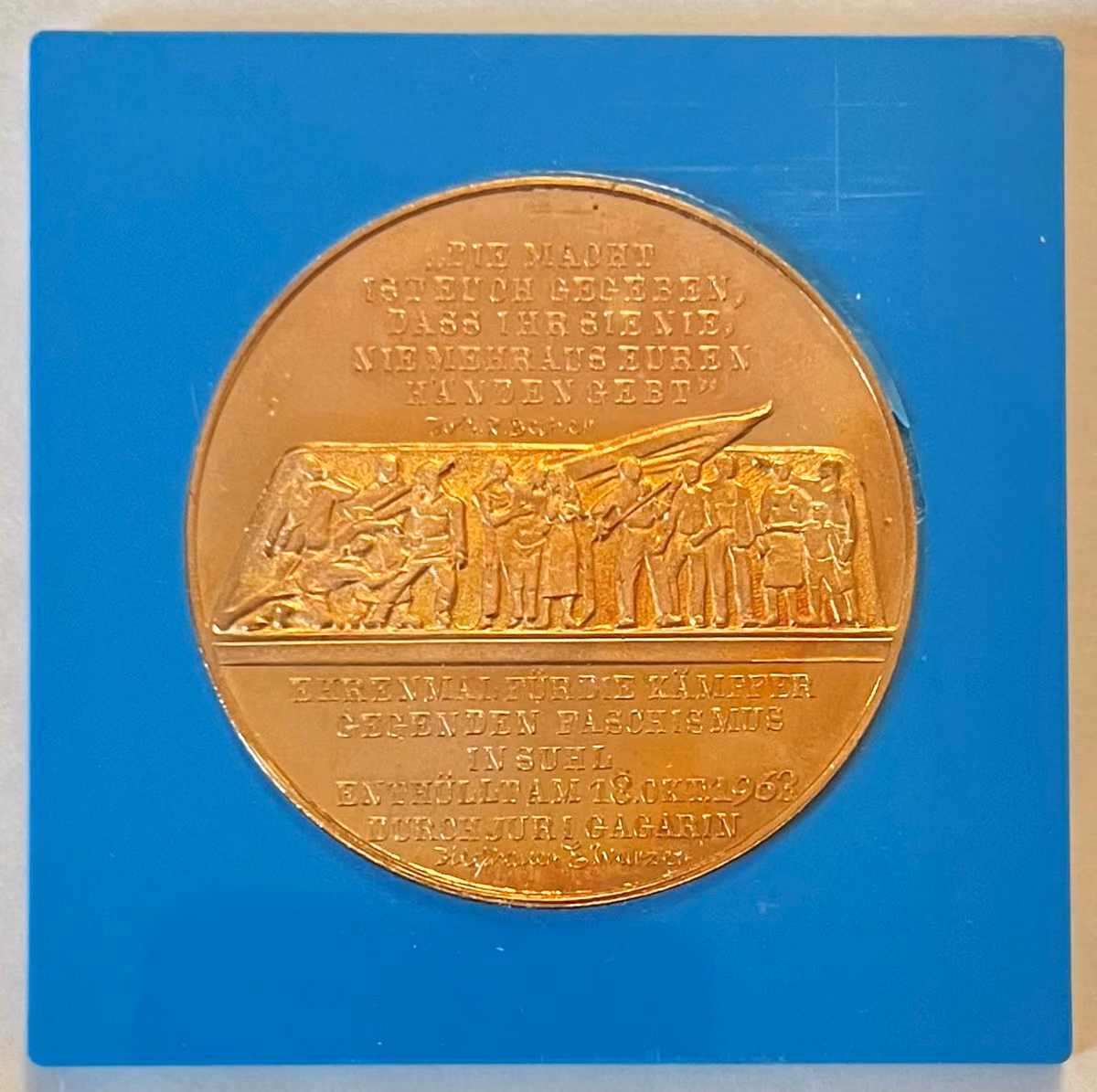 Kulturbund Bad Salzungen - Ehrenmal für die Kämpfer gegen den Faschismus in Suhl, enthüllt am 18. Okt. 1963 durch Juri Gagarin - Bildhauer E. Wurzer