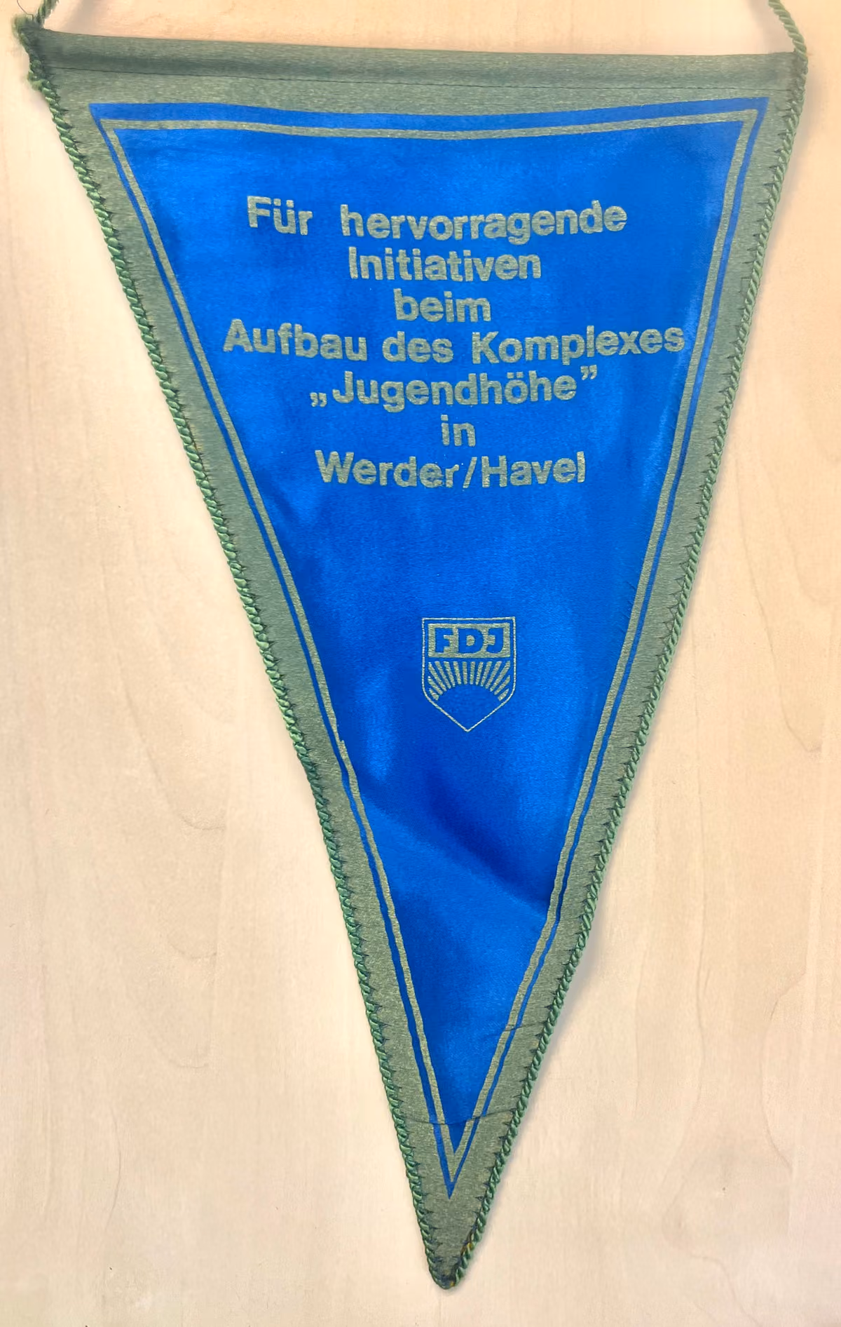 FDJ - Für hervorragende Initiativen beim Aufbau des Komplexes "Jugendhöhe" in Werder/Havel