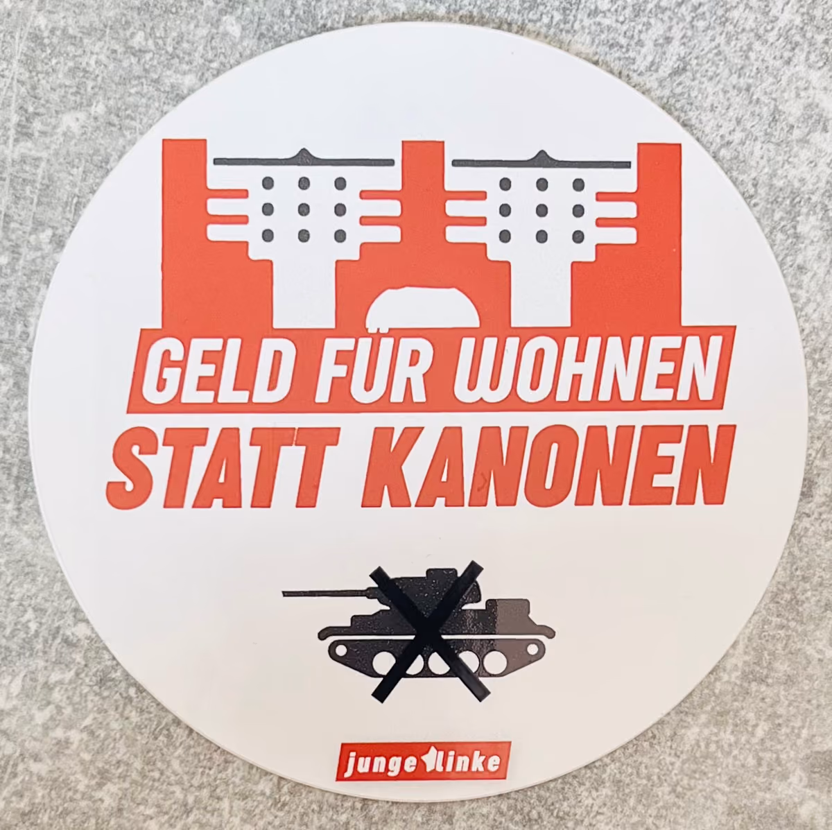 Junge Linke - Geld für Wohnen statt Kanonen