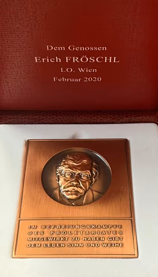 Victor Adler Plakette für Erich Fröschl — weitere Abbildung